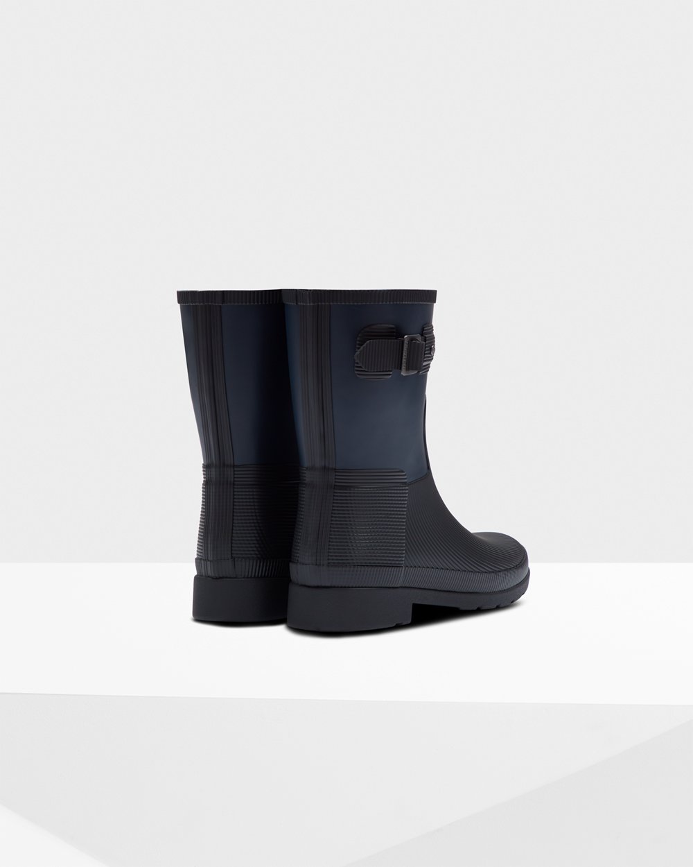 Womens Short Rain Boots - Hunter Refined Texture Block Slim Fit (18VLERAUC) - Navy/Black